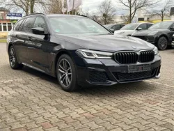 Carbonschwarz metallic Gebraucht 2022 BMW 530e M Sport Kombi | 42.750 € (Etwas zu teuer)