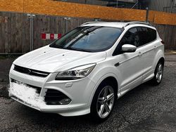 Weiß Gebraucht 2016 Ford Kuga Individual SUV | 11.000 € (Superpreis)