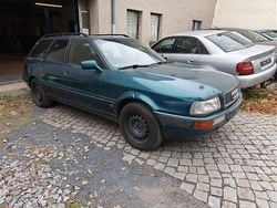 Grün Gebraucht 1994 Audi 80 Kombi | 2.300 €