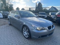 Grau Gebraucht 2005 BMW 535 Sport Line Kombi | 3.600 €