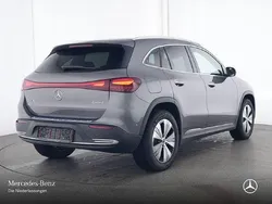Grau Gebraucht 2024 Mercedes EQA300 Progressive SUV | 34.890 € (Fairer Preis)