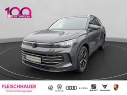 Grau Gebraucht 2024 VW Tiguan Elegance SUV | 42.870 € (Etwas zu teuer)