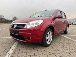 Rot Gebraucht 2009 Dacia Sandero Lauréate Limousine | 3.450 € (Teuer)