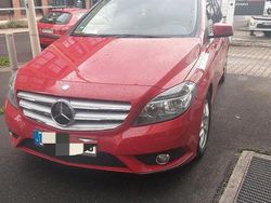 Rot Gebraucht 2014 Mercedes B160 Van / Kleinbus | 12.500 €