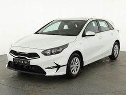 Deluxeweiß metallic Neu 2025 Kia Ceed | 24.445 € (Guter Preis)