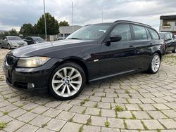 Schwarz Gebraucht 2011 BMW 318 Comfort Edition Kombi | 2.390 € (Guter Preis)
