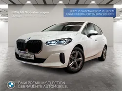 Weiß Gebraucht 2024 BMW 216 Active Tourer Luxury Line Van / Kleinbus | 24.809 € (Superpreis)