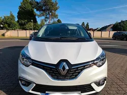 Weiß Gebraucht 2017 Renault Grand Scénic IV Van / Kleinbus | 17.000 € (Etwas zu teuer)
