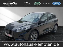 Obsidianschwarz (metallic) Gebraucht 2023 Ford Kuga ST-Line SUV | 30.400 € (Etwas zu teuer)
