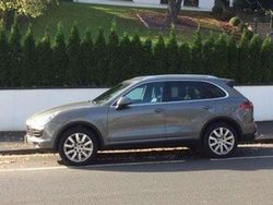 Grau Gebraucht 2016 Porsche Cayenne SUV | 58.500 €