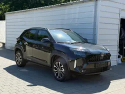 Mysticschwarz mica metallic Neu 2025 Toyota Yaris Cross Comfort SUV | 26.840 €