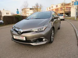 Grau Gebraucht 2017 Toyota Auris Touring Sports Executive Kombi | 11.950 € (Fairer Preis)
