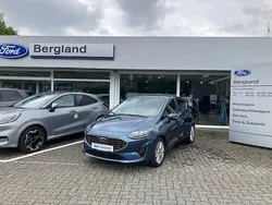 Lackierung metallic "chrome blue" blau Gebraucht 2023 Ford Fiesta Titanium Kleinwagen | 18.480 € (Fairer Preis)