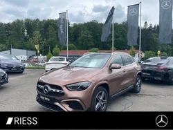 Gold Gebraucht 2023 Mercedes GLA250 AMG SUV | 42.900 € (Teuer)