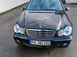 Schwarz Gebraucht 2006 Mercedes C220 Limousine | 4.000 € (Fairer Preis)