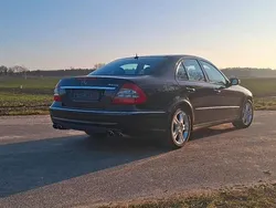 Schwarz Gebraucht 2009 Mercedes E320 Avantgarde Limousine | 10.499 €