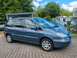 Grau Gebraucht 2013 Peugeot 807 Style Van / Kleinbus | 7.890 €