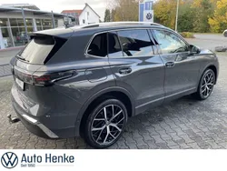 Grau Gebraucht 2025 VW Tiguan Elegance+ SUV | 51.995 € (Fairer Preis)