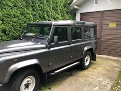 Grau Gebraucht 2017 Land Rover Defender SUV | 52.900 €