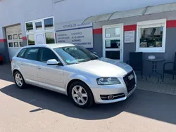 Silber Gebraucht 2012 Audi A3 Sportback Attraction Limousine | 4.000 € (Superpreis)
