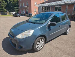 Grau Gebraucht 2012 Renault Clio IV Limousine | 2.700 € (Fairer Preis)