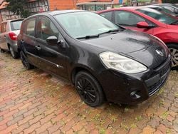 Schwarz Gebraucht 2010 Renault Clio III Expression Limousine | 4.350 € (Fairer Preis)