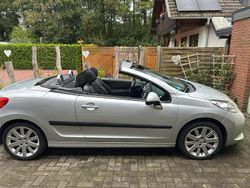 Silber Gebraucht 2007 Peugeot 207 CC Filou Cabrio | 2.600 €
