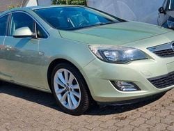 Grün Gebraucht 2011 Opel Astra Sport Limousine | 4.990 € (Guter Preis)