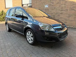 Grau Gebraucht 2008 Opel Zafira Edition Van / Kleinbus | 4.400 €