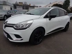 Weiß Gebraucht 2017 Renault Clio IV LIMITED Limousine | 8.799 € (Fairer Preis)