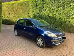 Blau Gebraucht 2006 Renault Clio II Limousine | 1.000 € (Fairer Preis)