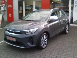 Perennialgrau Gebraucht 2022 Kia Stonic Vision SUV | 18.700 € (Fairer Preis)