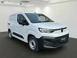 Eisweiß Gebraucht 2024 Citroën Berlingo Van / Kleinbus | 24.995 € (Etwas zu teuer)