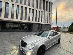 Silber Gebraucht 2002 Mercedes E320 AMG Limousine | 7.500 €
