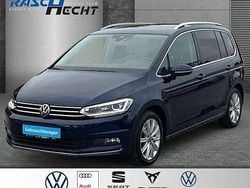 Blau Gebraucht 2024 VW Touran Highline Van / Kleinbus | 28.870 € (Superpreis)