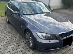 Grau Gebraucht 2007 BMW 325 Limousine | 5.000 €