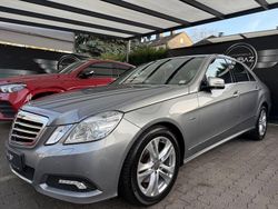 Silber Gebraucht 2009 Mercedes E250 Limousine | 13.900 € (Etwas zu teuer)
