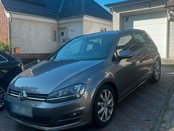 Grau Gebraucht 2013 VW Golf VII Kombi | 8.800 € (Etwas zu teuer)