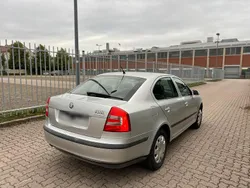 Grau Gebraucht 2006 Skoda Octavia Limousine | 3.300 € (Fairer Preis)