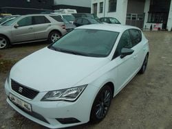 Weiß Gebraucht 2016 Seat Leon CONNECT Limousine | 5.950 € (Fairer Preis)