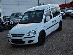 Weiß Gebraucht 2008 Opel Combo Edition Kombi | 1.499 € (Guter Preis)