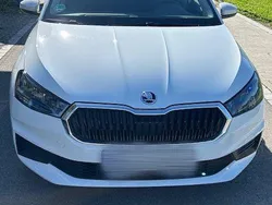 Weiß Gebraucht 2022 Skoda Fabia Active Kleinwagen | 13.900 € (Guter Preis)