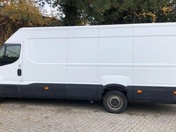 Weiß Gebraucht 2015 Iveco Daily Limousine | 11.500 € (Teuer)