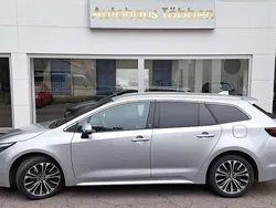 Cosmicsilber Gebraucht 2024 Toyota Corolla Hybrid Team Kombi | 27.650 € (Fairer Preis)