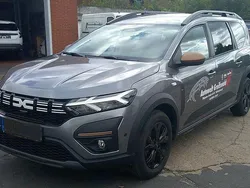 Grau Gebraucht 2024 Dacia Jogger Extreme Limousine | 21.640 € (Fairer Preis)