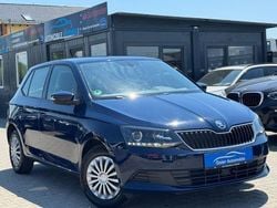 Blau Gebraucht 2016 Skoda Fabia Ambition Limousine | 9.990 € (Fairer Preis)