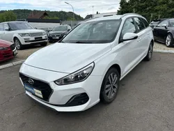 Weiß Gebraucht 2019 Hyundai i30 Limousine | 11.450 € (Fairer Preis)