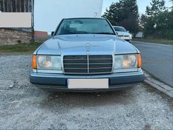 Silber Gebraucht 1993 Mercedes E320 Limousine | 4.950 €