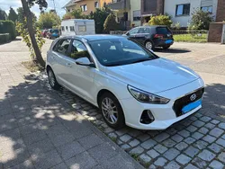 Weiß Gebraucht 2018 Hyundai i30 Select Limousine | 11.500 € (Fairer Preis)
