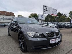 Grau Gebraucht 2007 BMW 325 Comfort Edition Limousine | 8.999 € (Teuer)